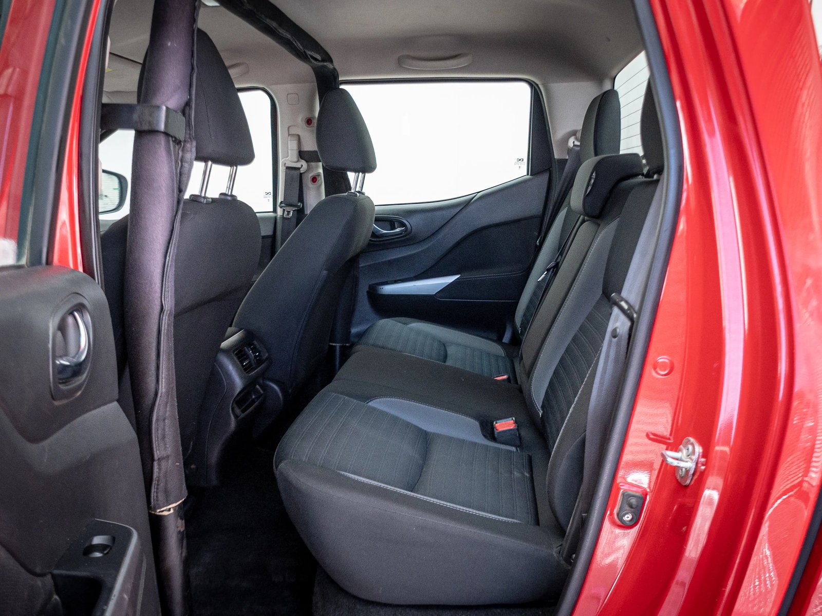 NISSAN NAVARA 2024 - Imagen 13 de 18