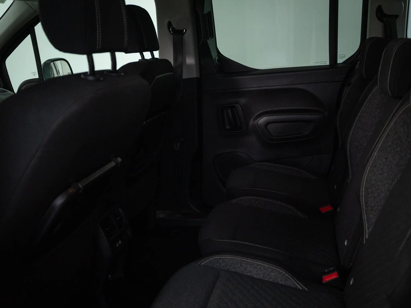PEUGEOT RIFTER 2025 - Imagen 18 de 20