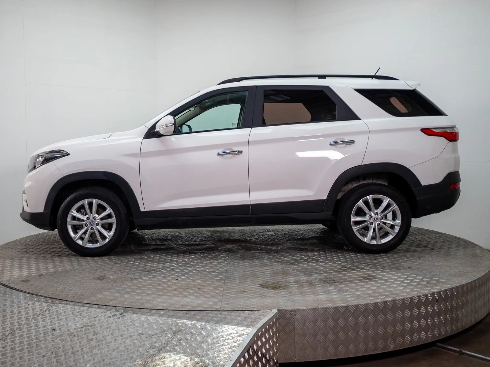 DFSK SUV 560 2022 - Imagen 7 de 16