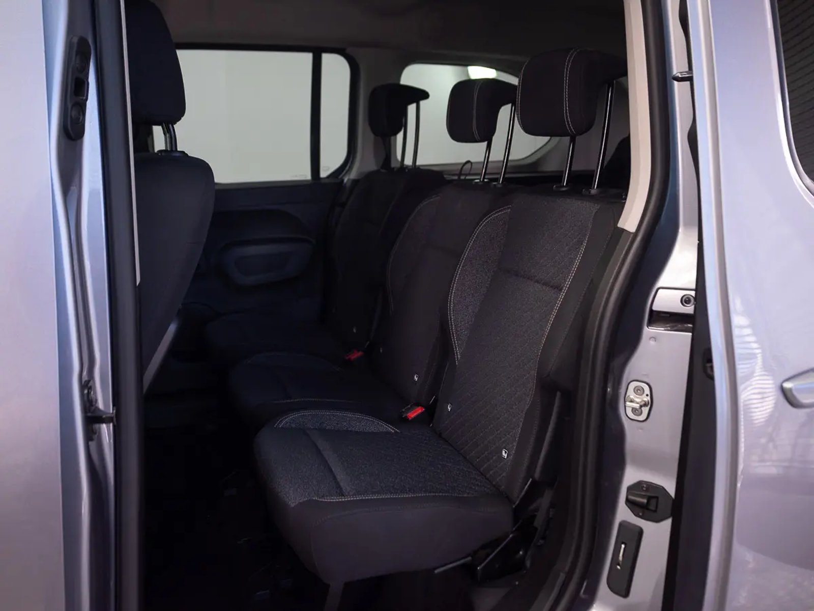 PEUGEOT RIFTER 2025 - Imagen 16 de 17