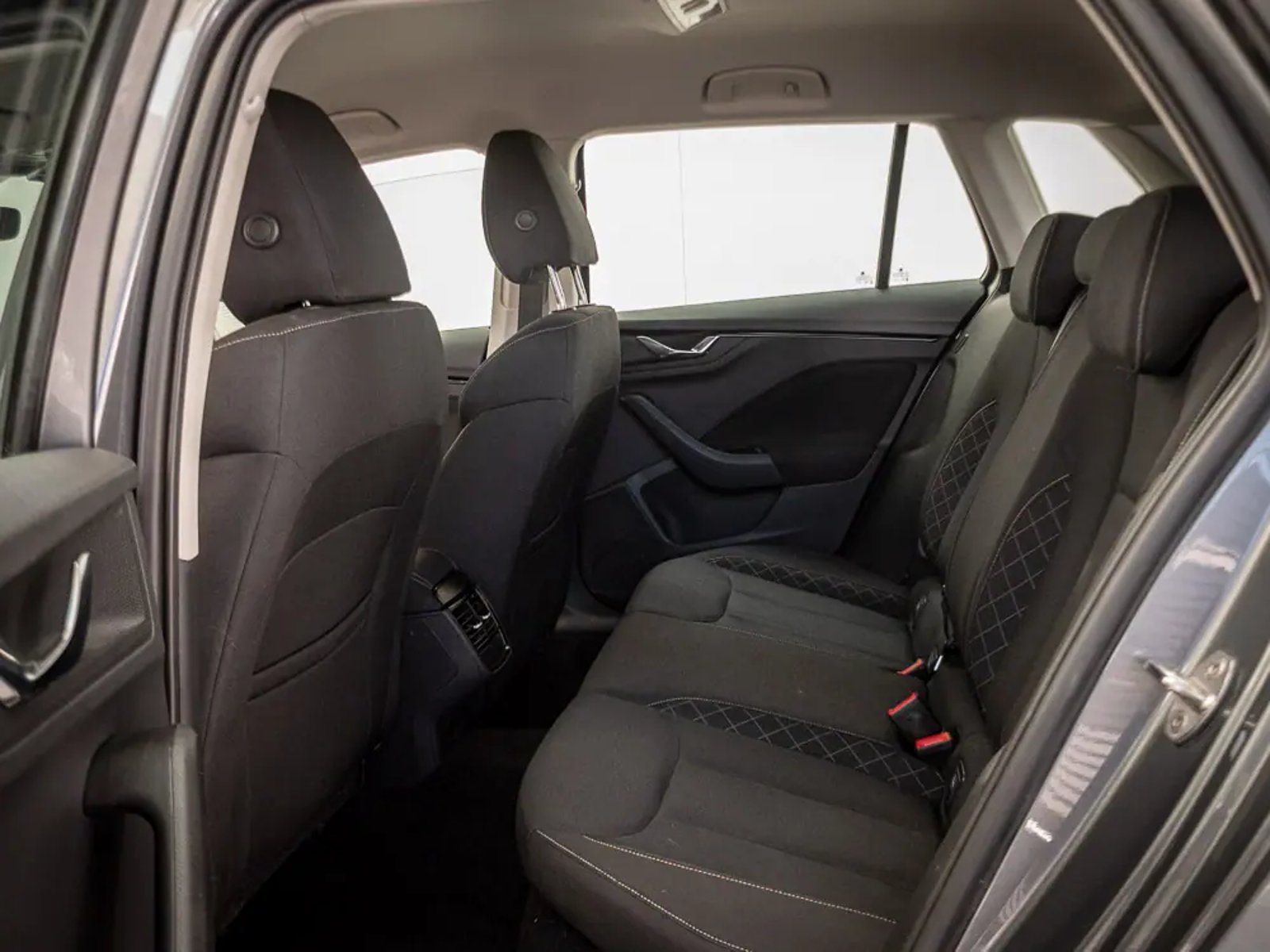 SKODA KAMIQ 2023 - Imagen 16 de 17