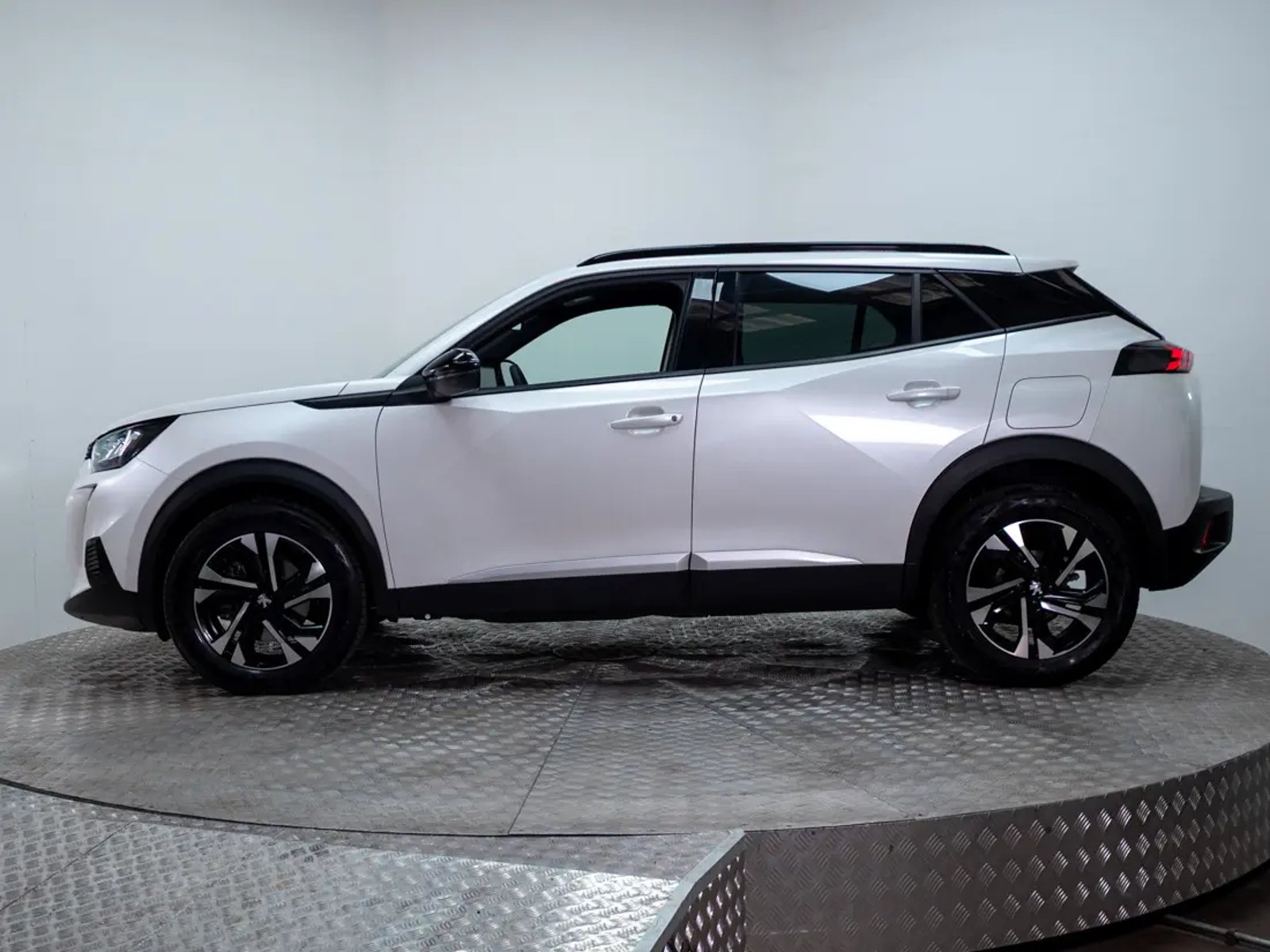 PEUGEOT NEW 2008 2023 - Imagen 13 de 16