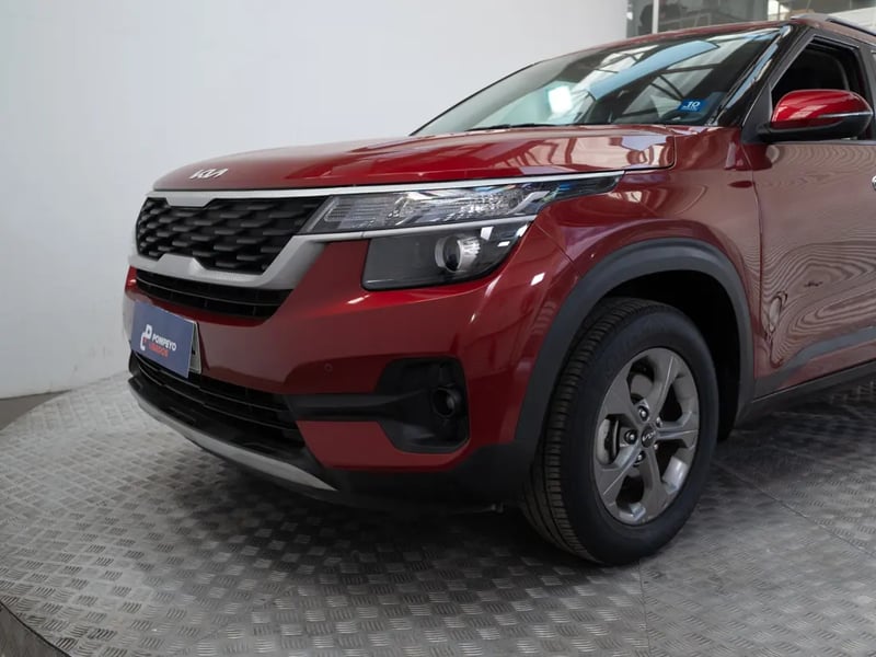 Kia SELTOS 2023 - Imagen 18 de 19