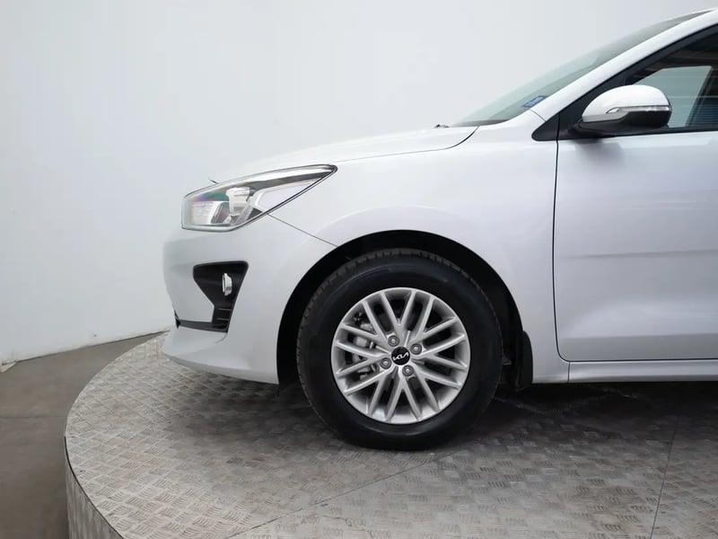 Kia RIO 4 2023 - Imagen 17 de 20