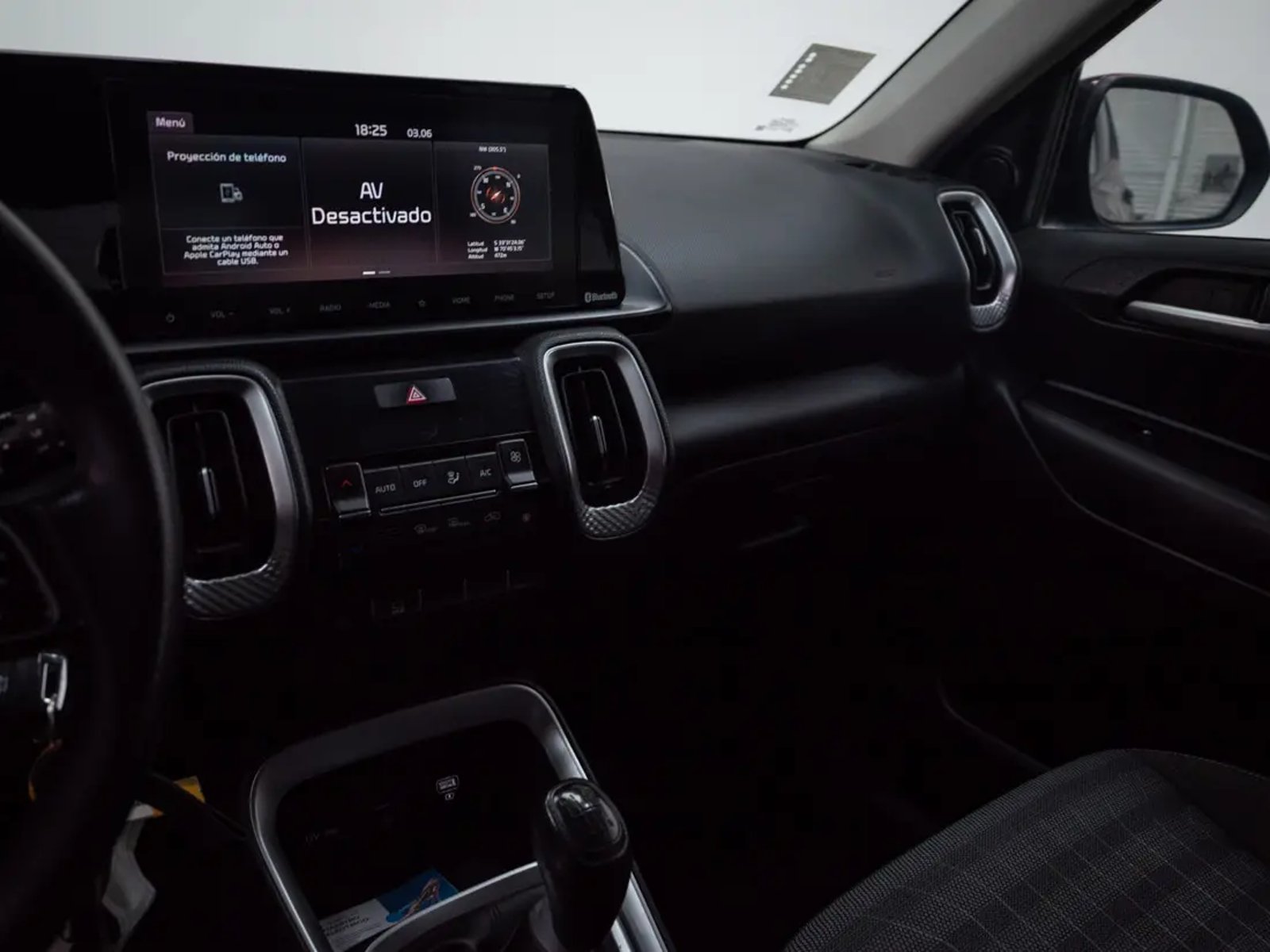 Kia SONET 2023 - Imagen 14 de 15