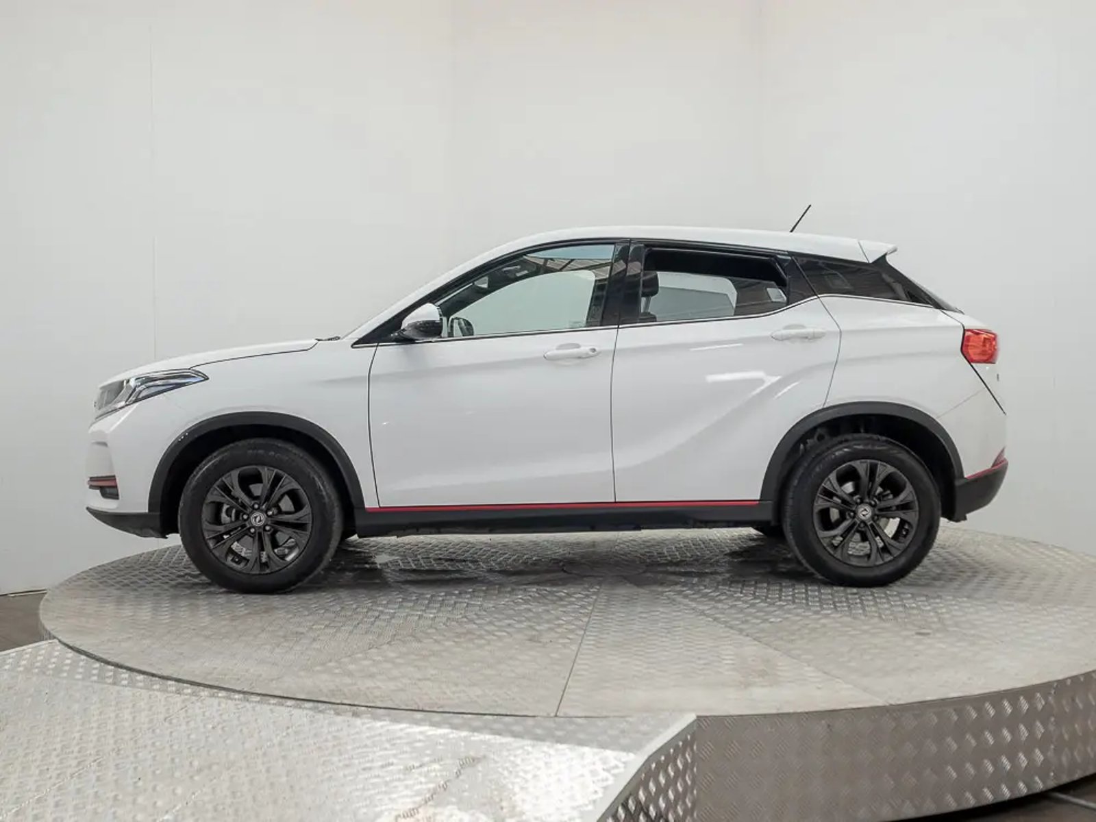 DFSK SUV 500 2023 - Imagen 6 de 15