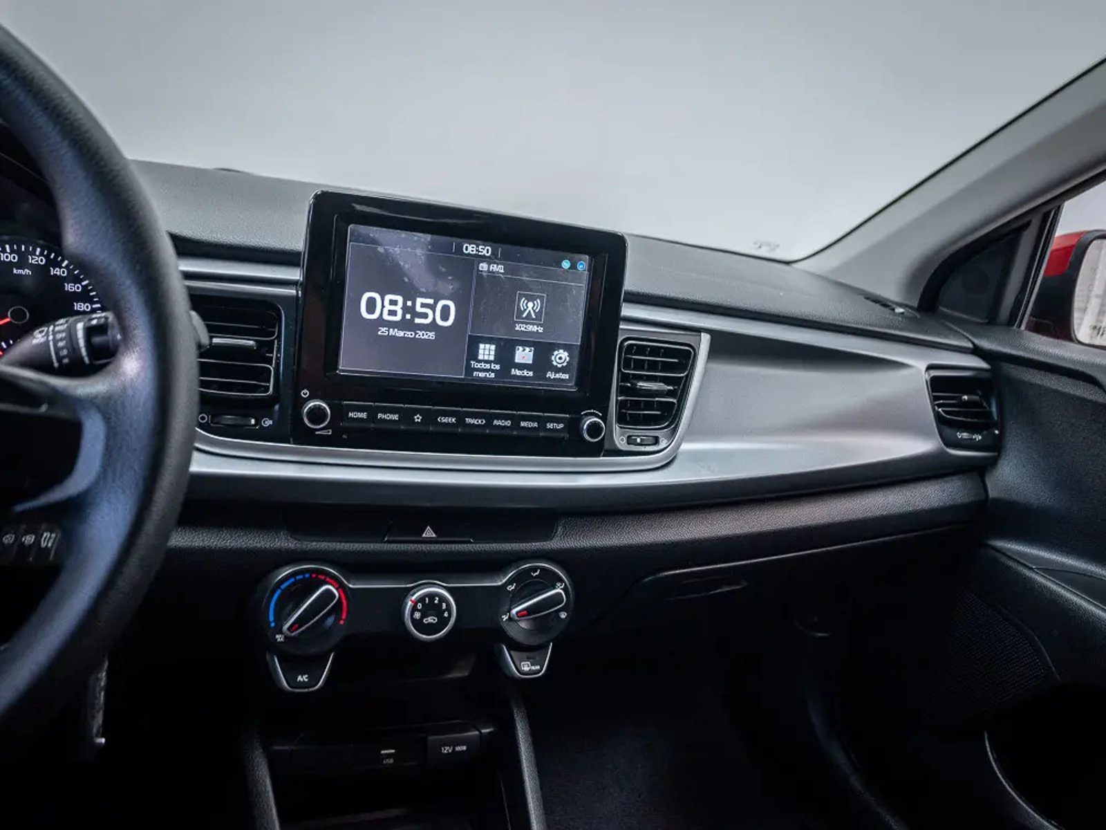 KIA RIO 5 2023 - Imagen 12 de 16