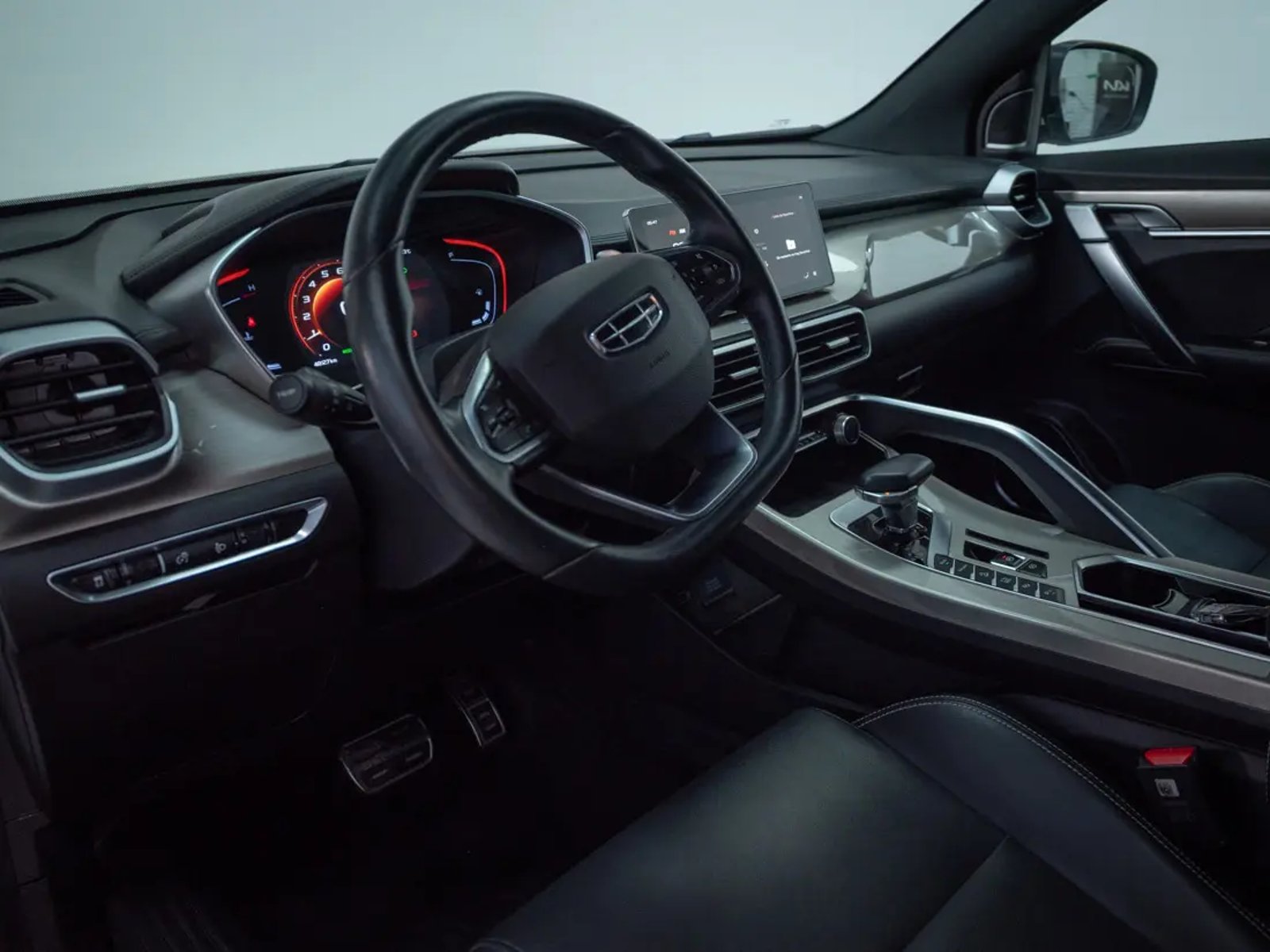 GEELY COOLRAY 2023 - Imagen 14 de 20
