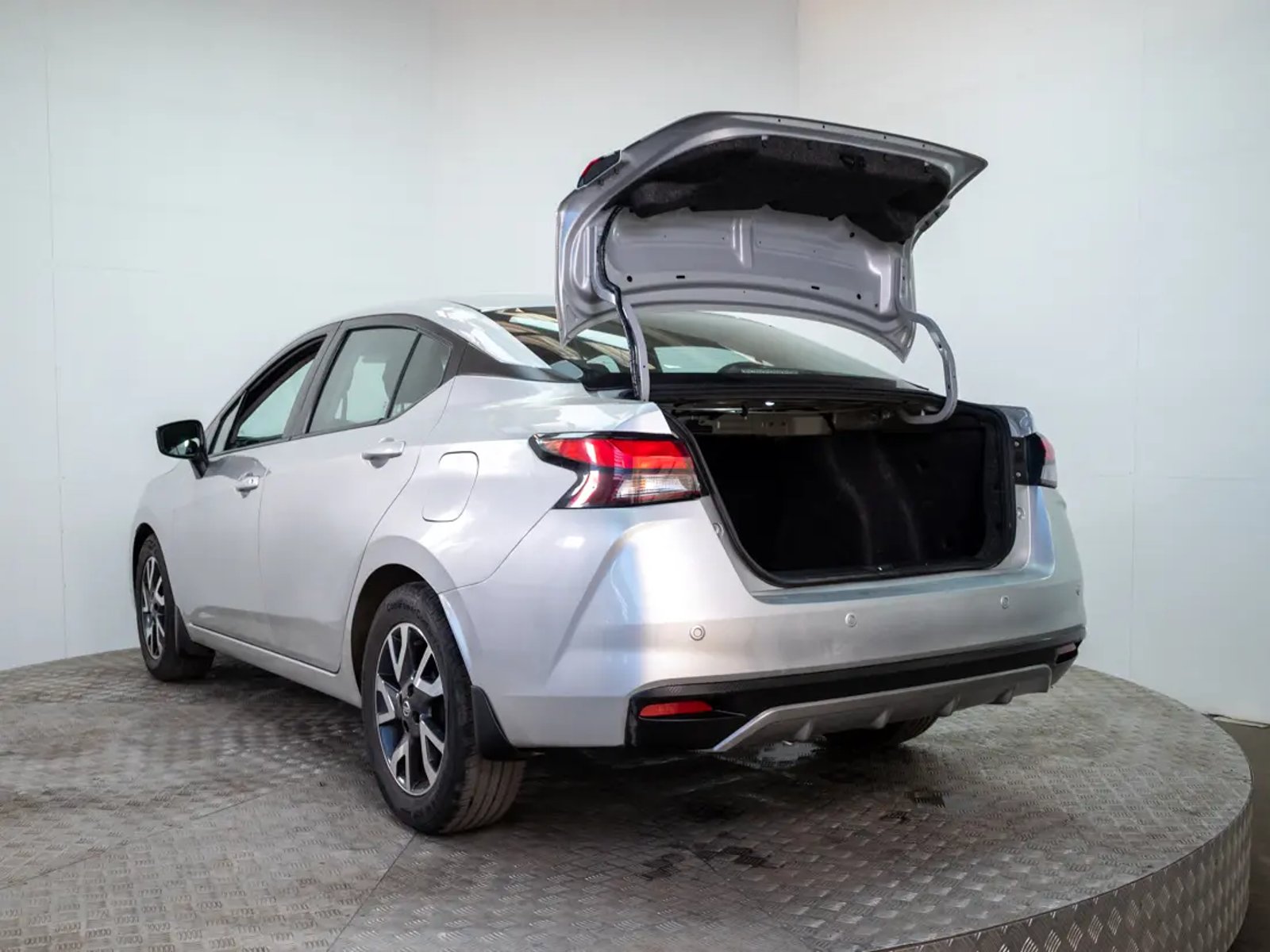 Nissan VERSA 2021 - Imagen 11 de 19