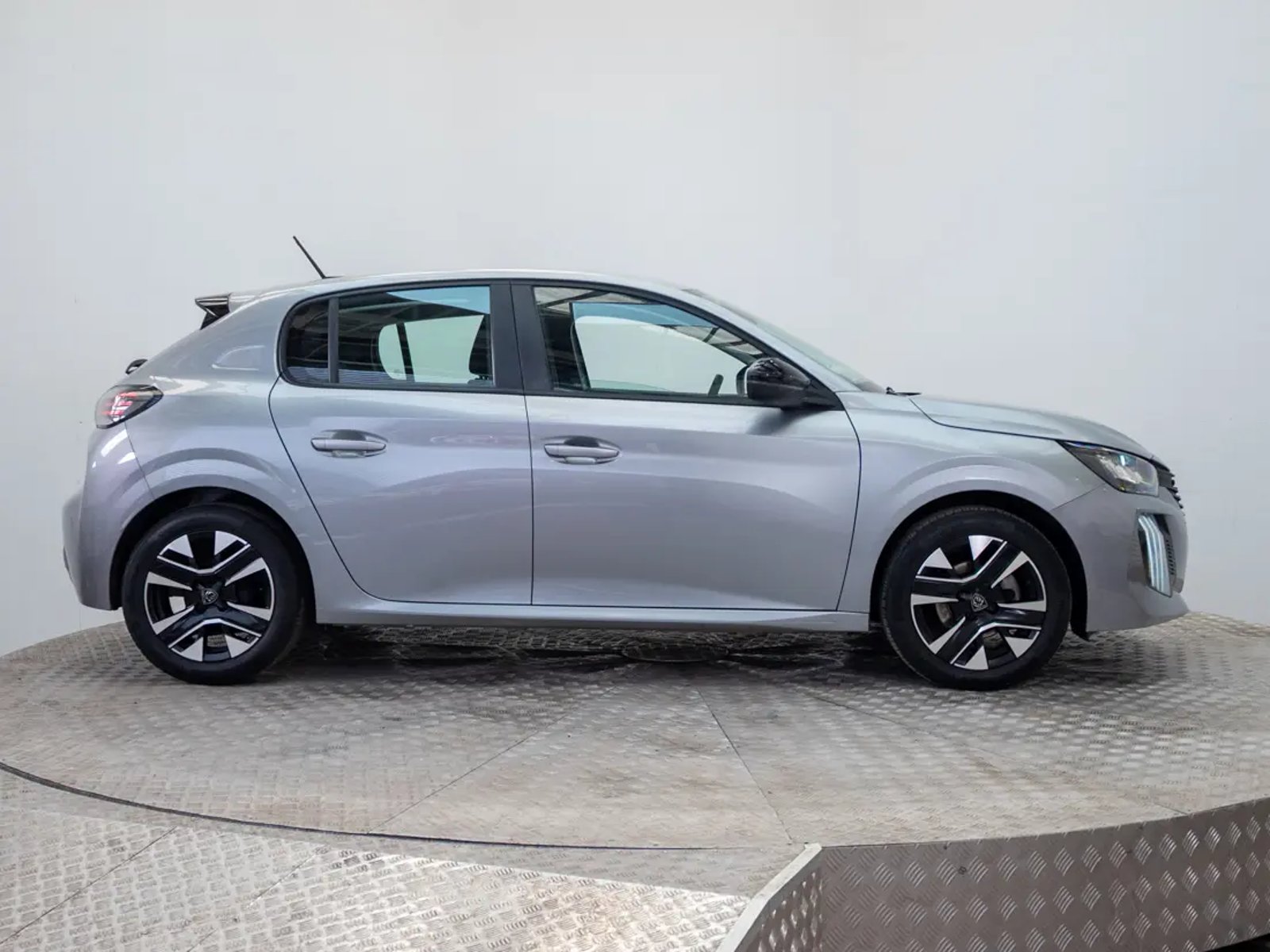 Peugeot 208 2025 - Imagen 8 de 19