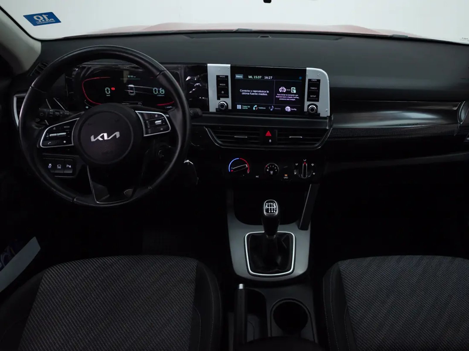 Kia SELTOS 2024 - Imagen 15 de 19
