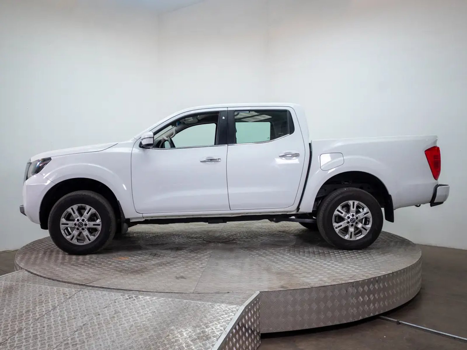 Nissan NAVARA 2024 - Imagen 8 de 15