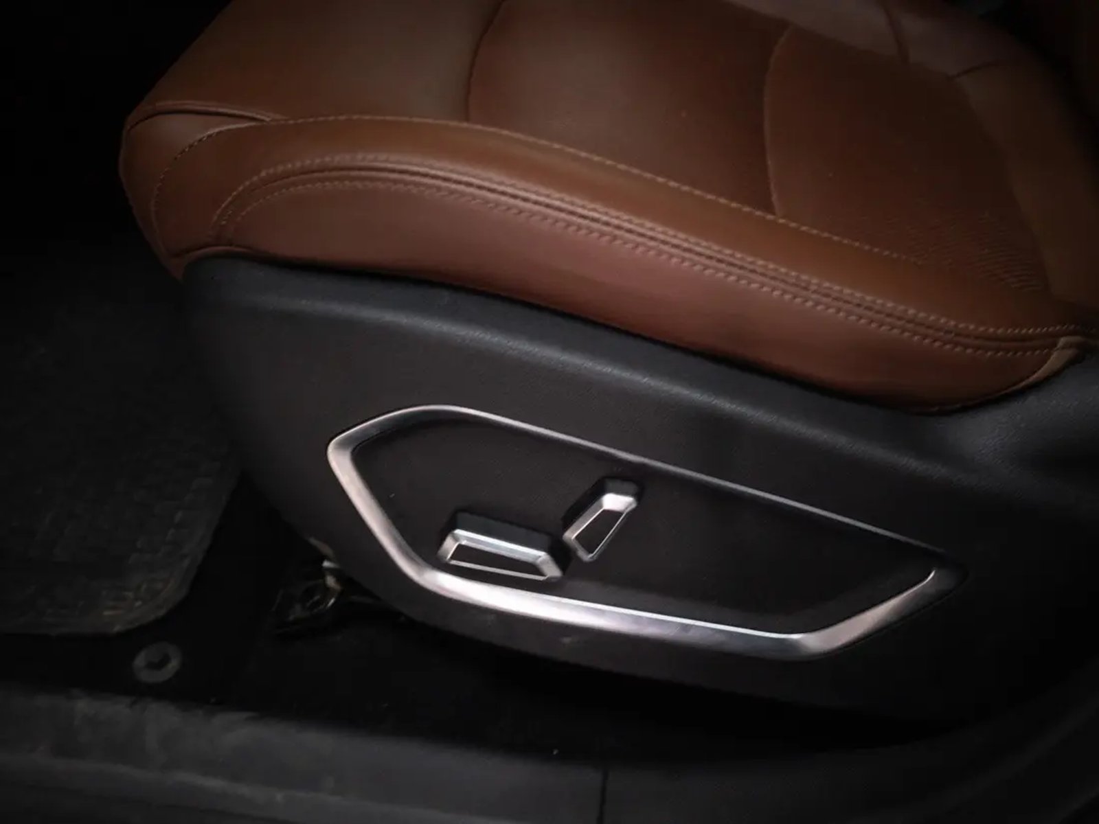Geely AZKARRA 2024 - Imagen 13 de 20