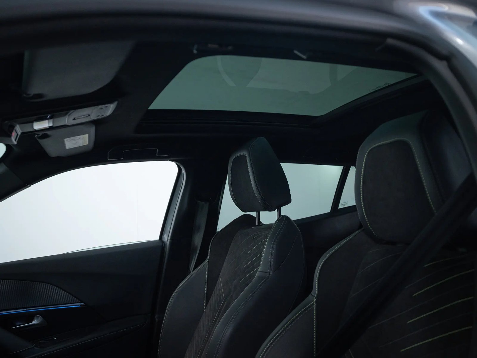 PEUGEOT 2008 2025 - Imagen 15 de 18