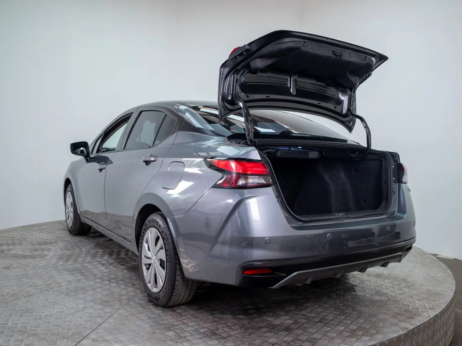 Nissan VERSA 2021 - Imagen 11 de 20
