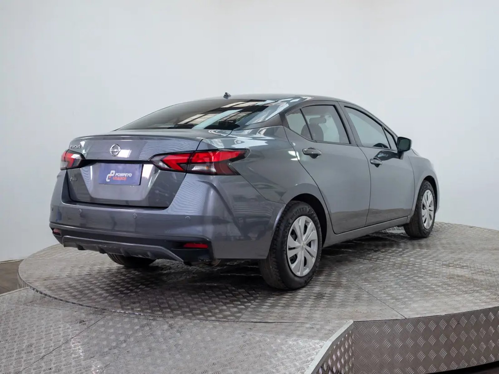 Nissan VERSA 2023 - Imagen 7 de 19