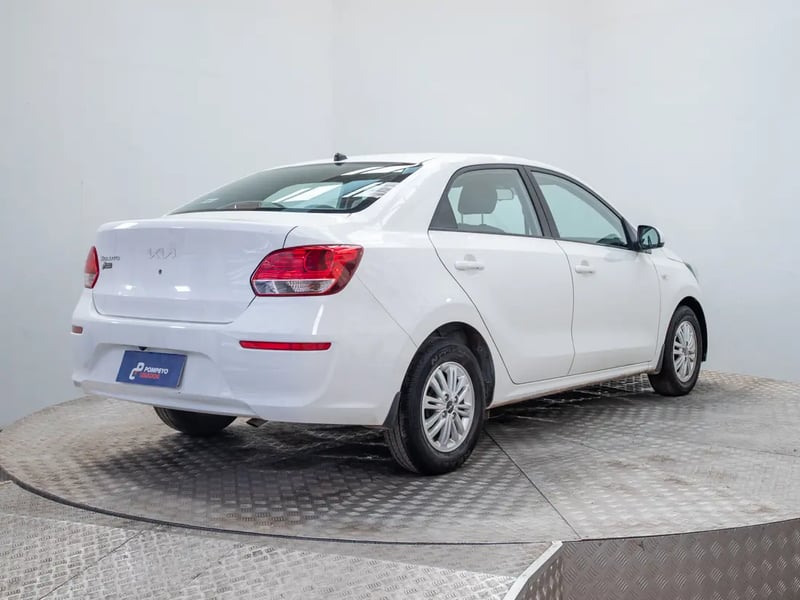 Kia SOLUTO 2024 - Imagen 7 de 20