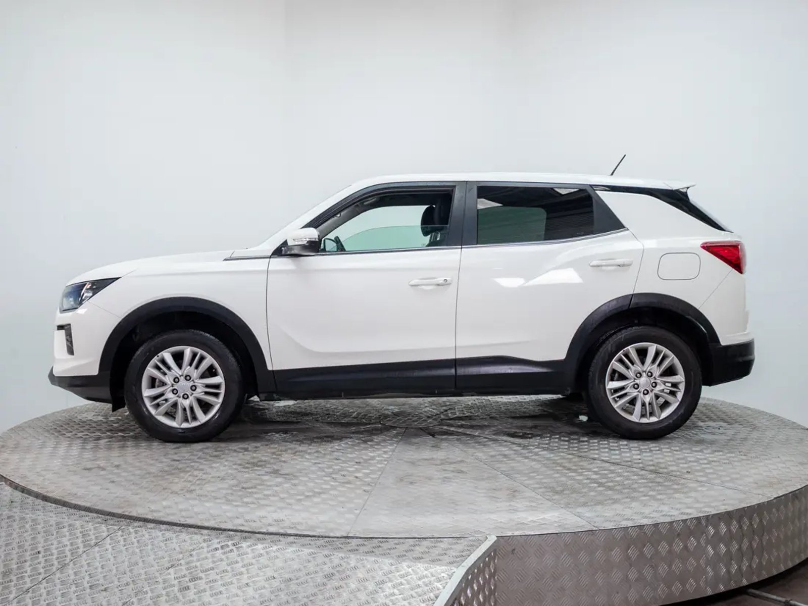 SsangYong KORANDO 2023 - Foto 4 de 20