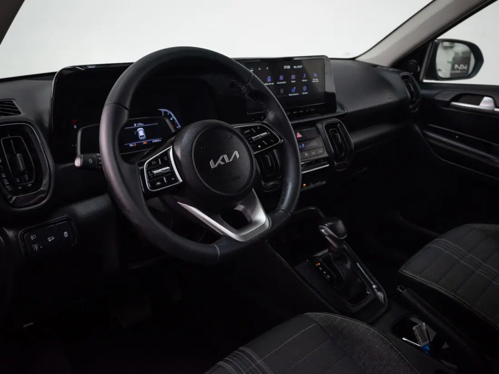Kia SONET 2024 - Imagen 10 de 19