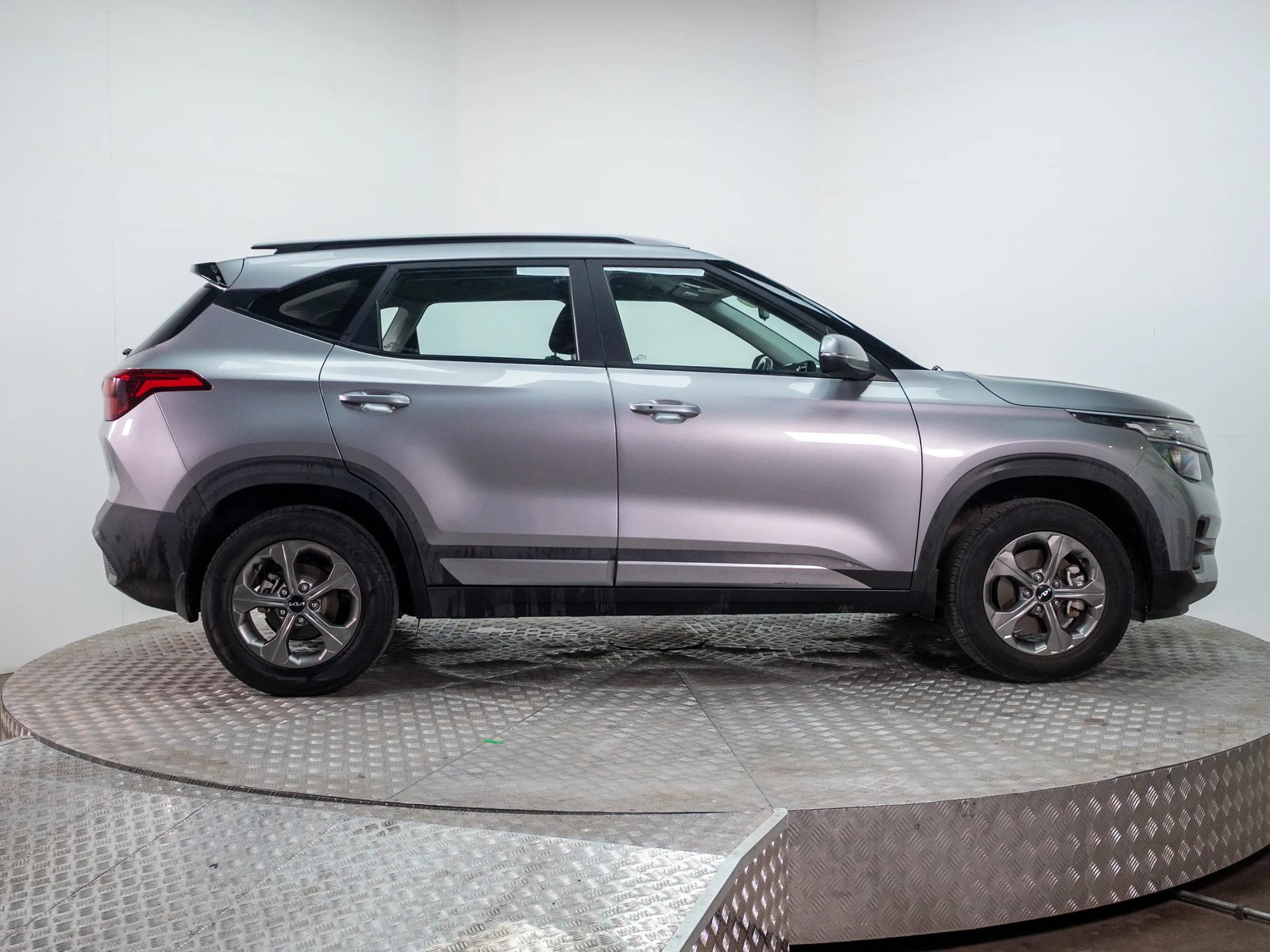 KIA SELTOS 2023 - Imagen 9 de 19