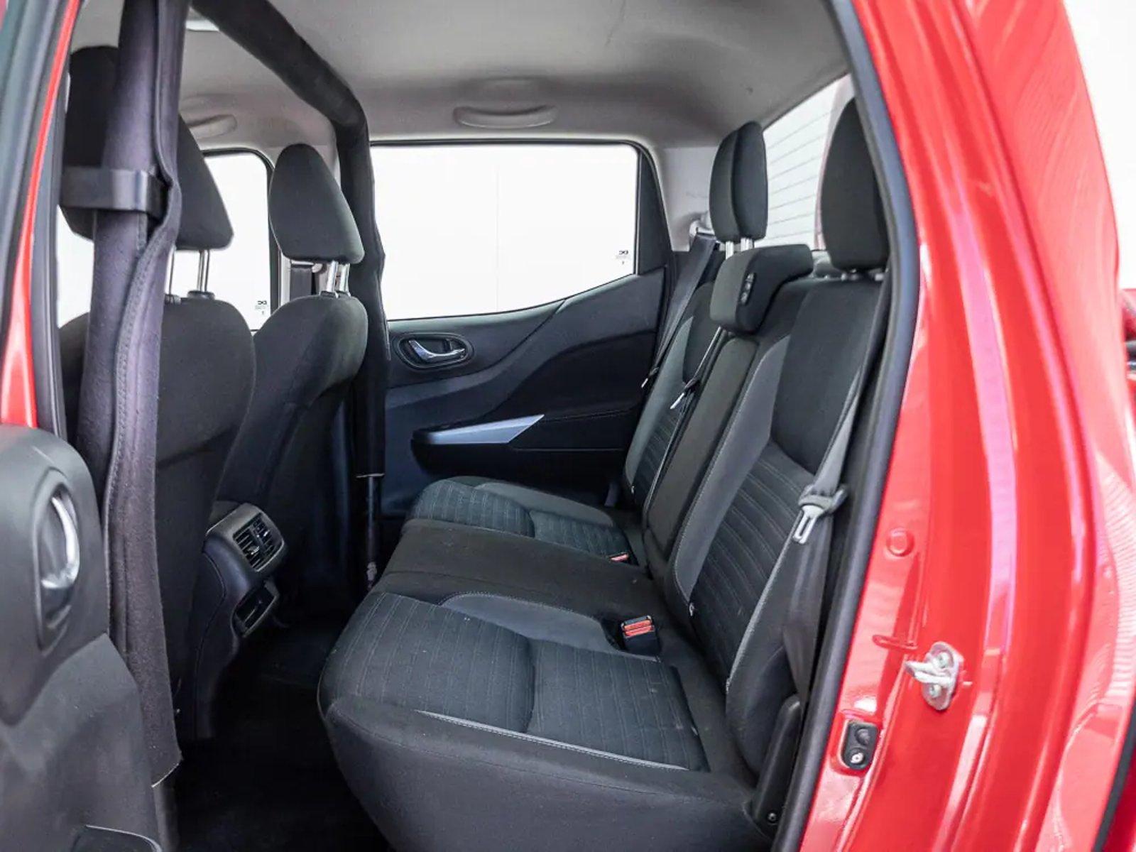 NISSAN NAVARA 2024 - Imagen 14 de 16