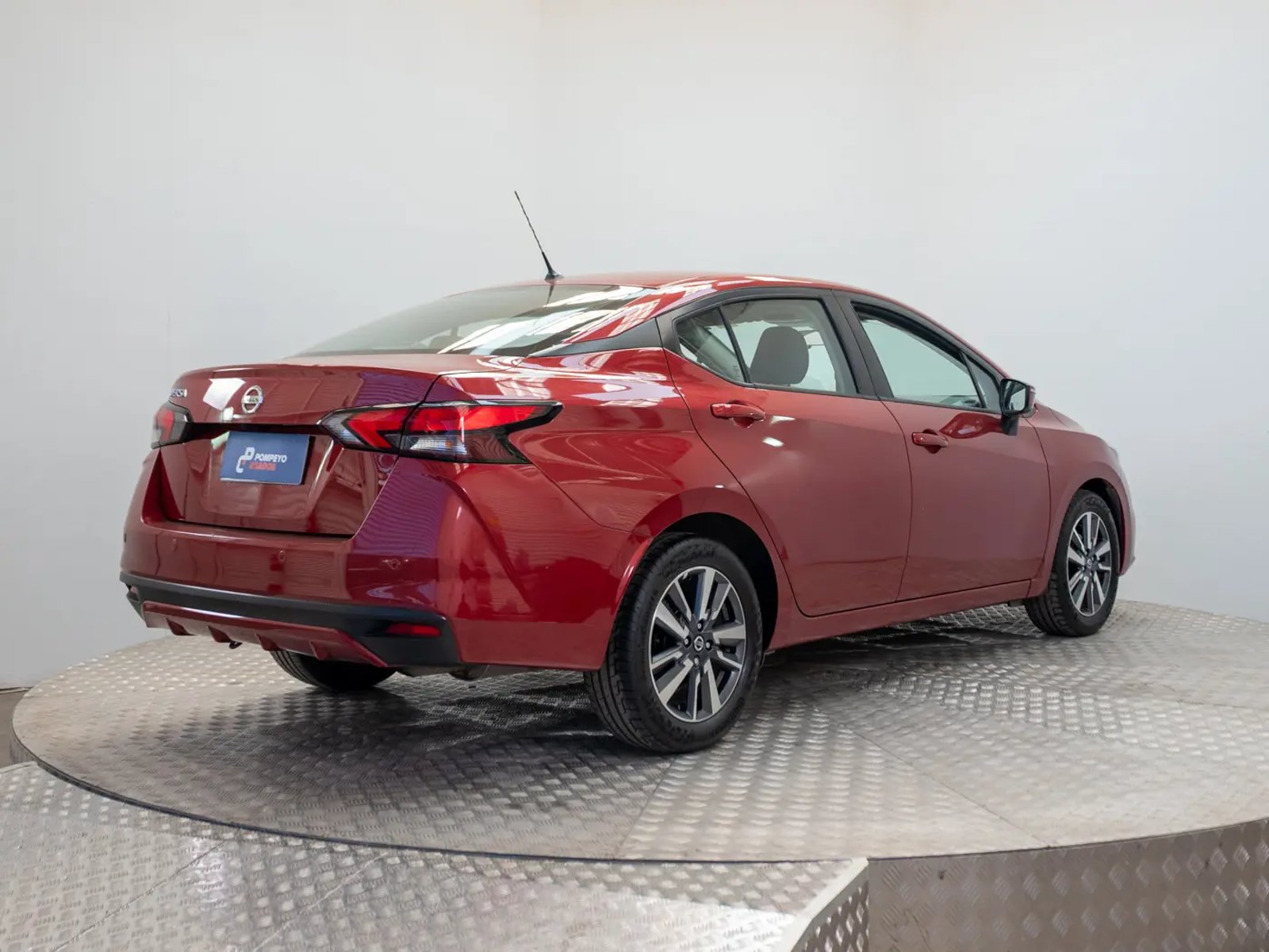 NISSAN VERSA 2021 - Imagen 8 de 17