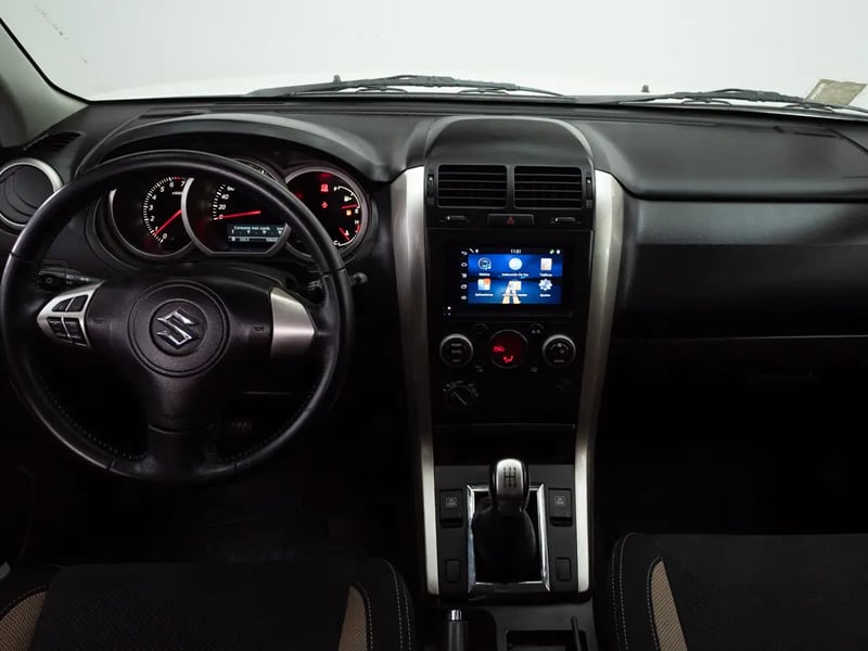 Suzuki GRAND NOMADE 2016 - Imagen 15 de 19