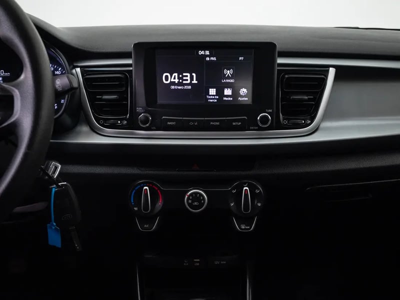 Kia RIO 5 2020 - Imagen 16 de 20