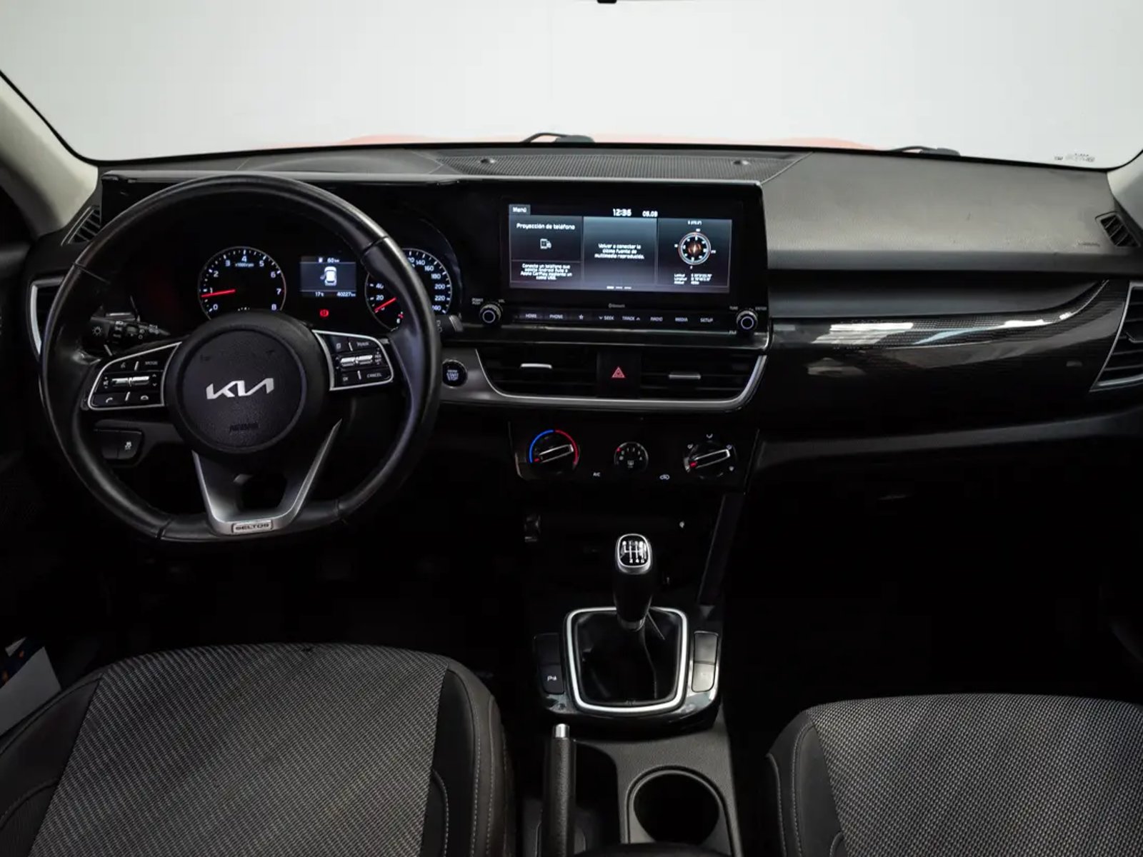 Kia SELTOS 2023 - Imagen 15 de 19