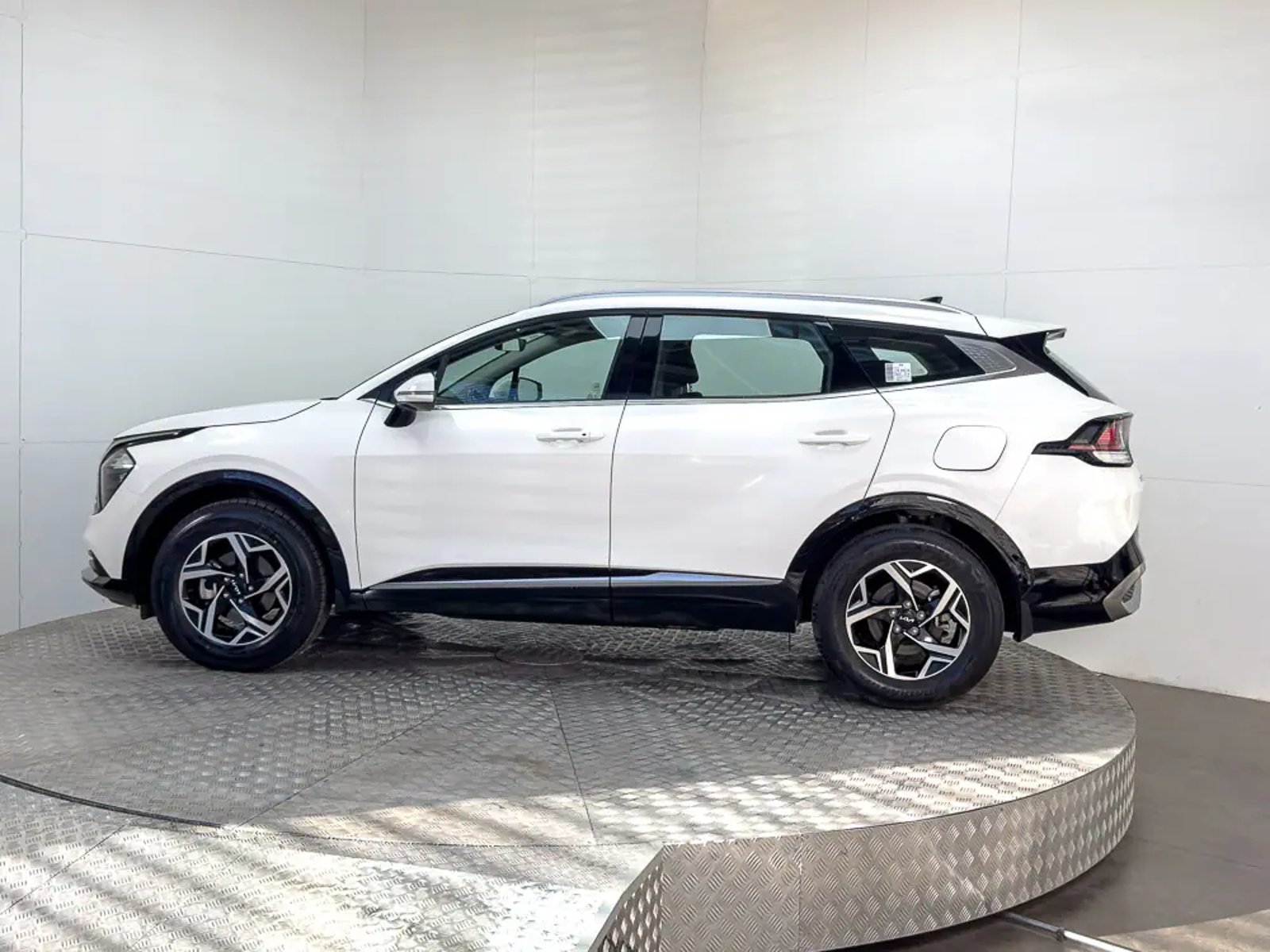 KIA SPORTAGE 2023 - Imagen 9 de 16