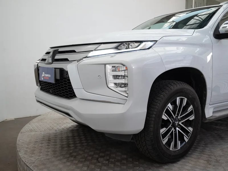 Mitsubishi MONTERO SPORT 2024 - Imagen 18 de 19