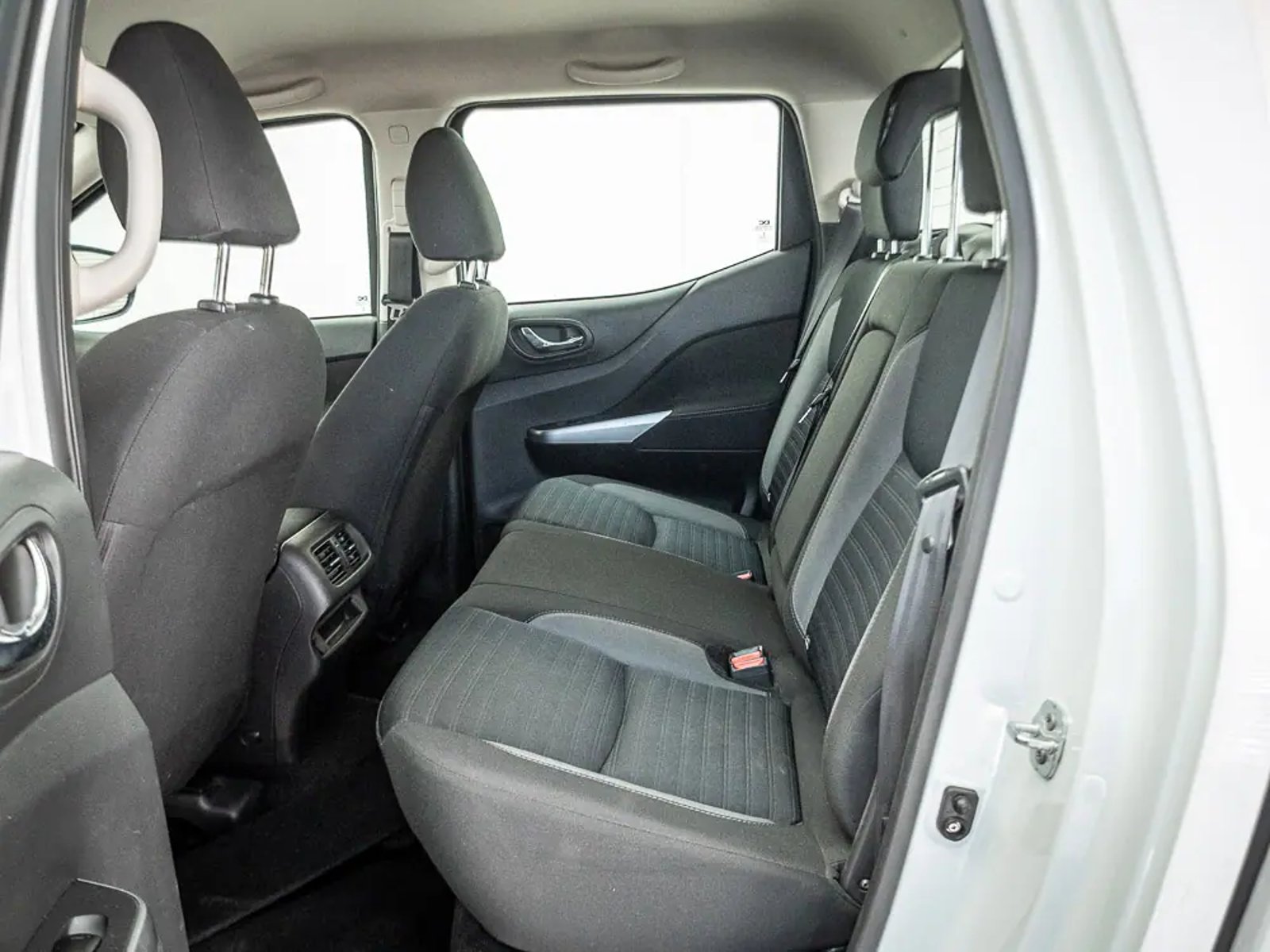 NISSAN NAVARA 2024 - Imagen 15 de 16