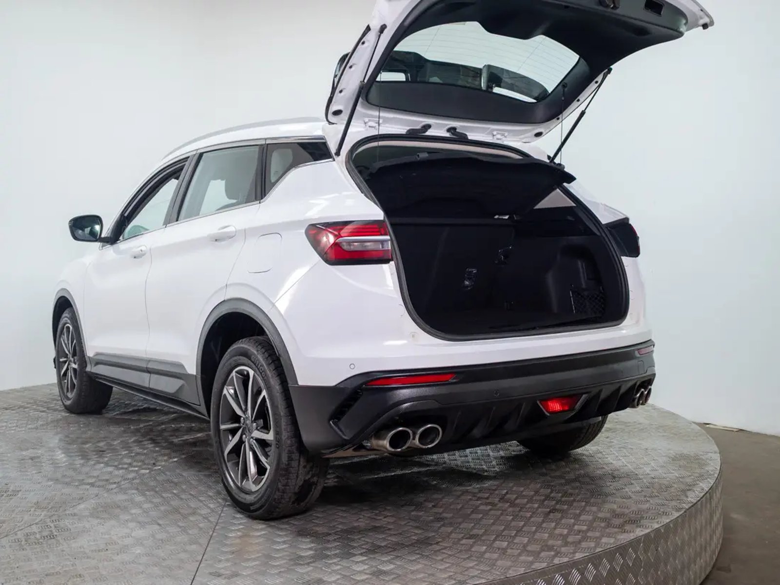 GEELY COOLRAY 2023 - Imagen 13 de 20