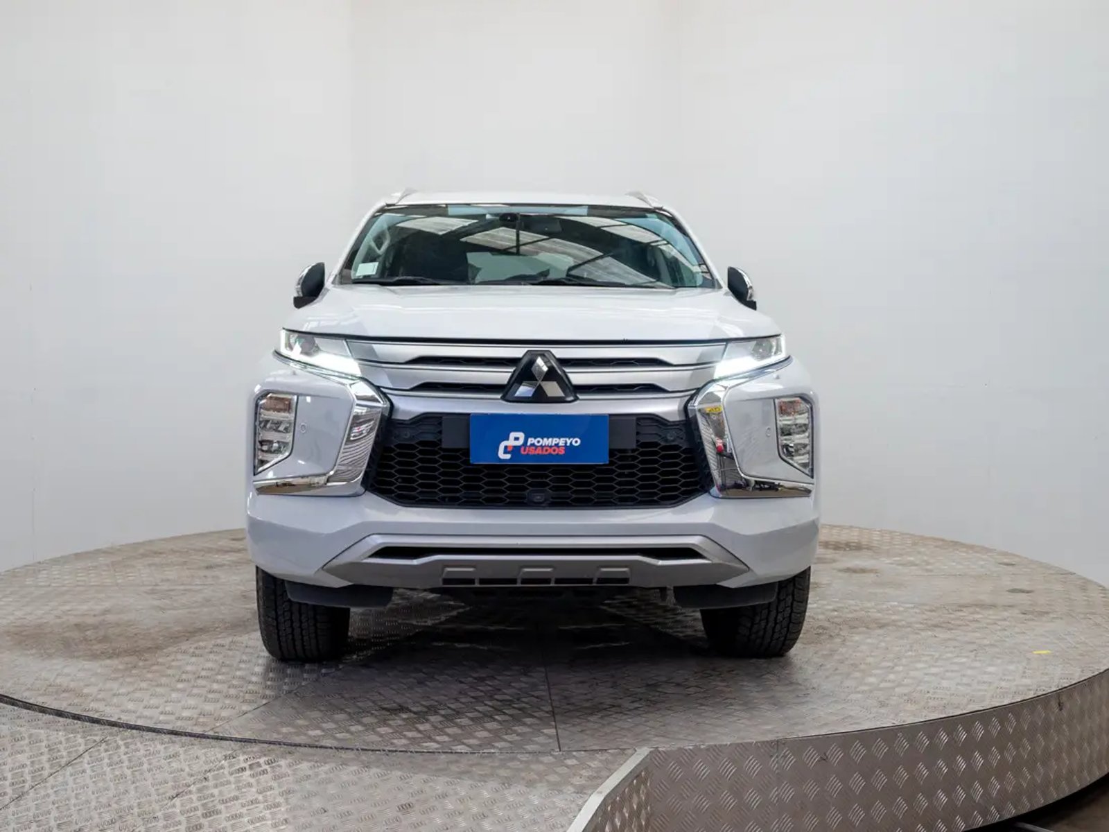 Mitsubishi MONTERO SPORT 2024 - Foto 2 de 19