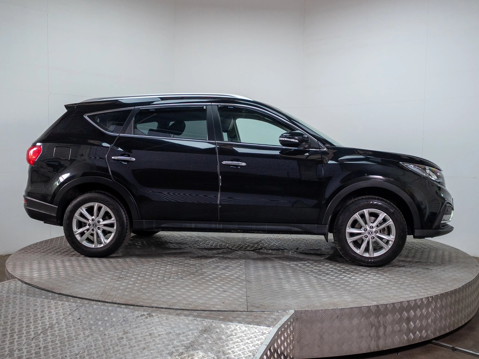 DFSK SUV 580 2023 - Imagen 12 de 13