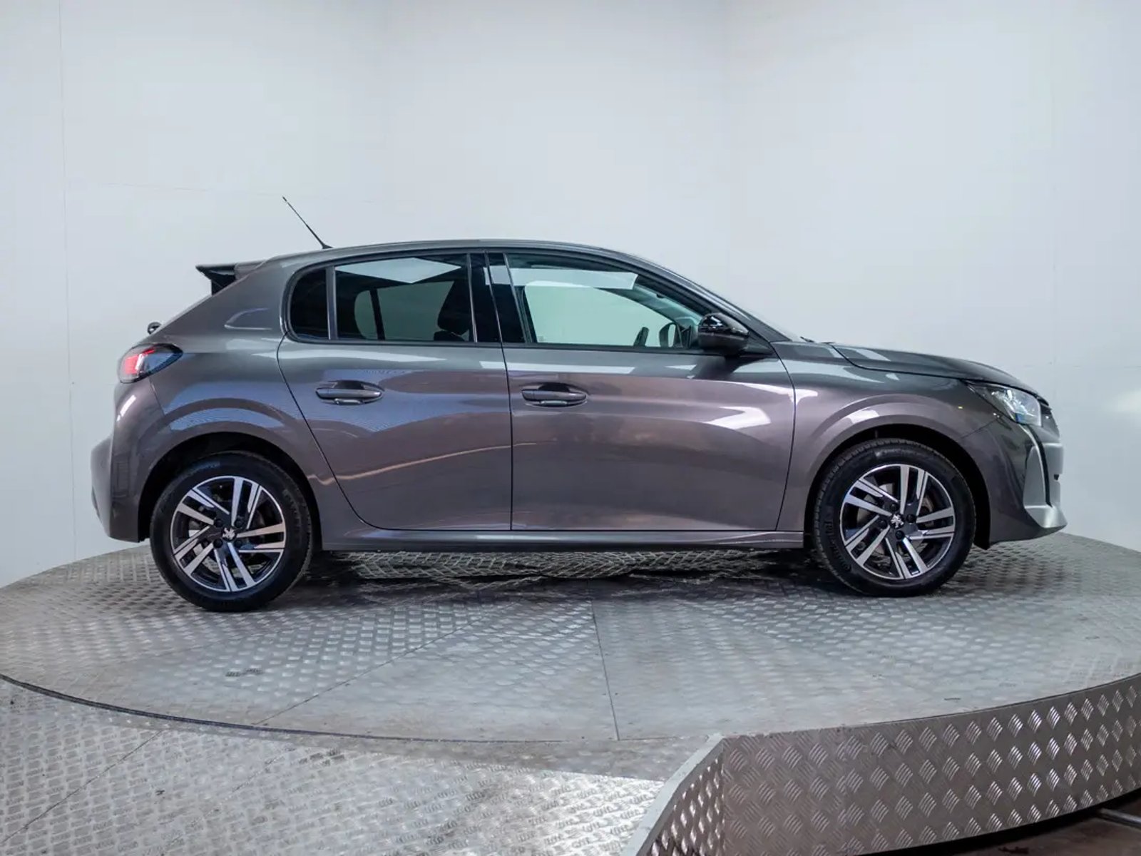 Peugeot 208 2024 - Imagen 8 de 19
