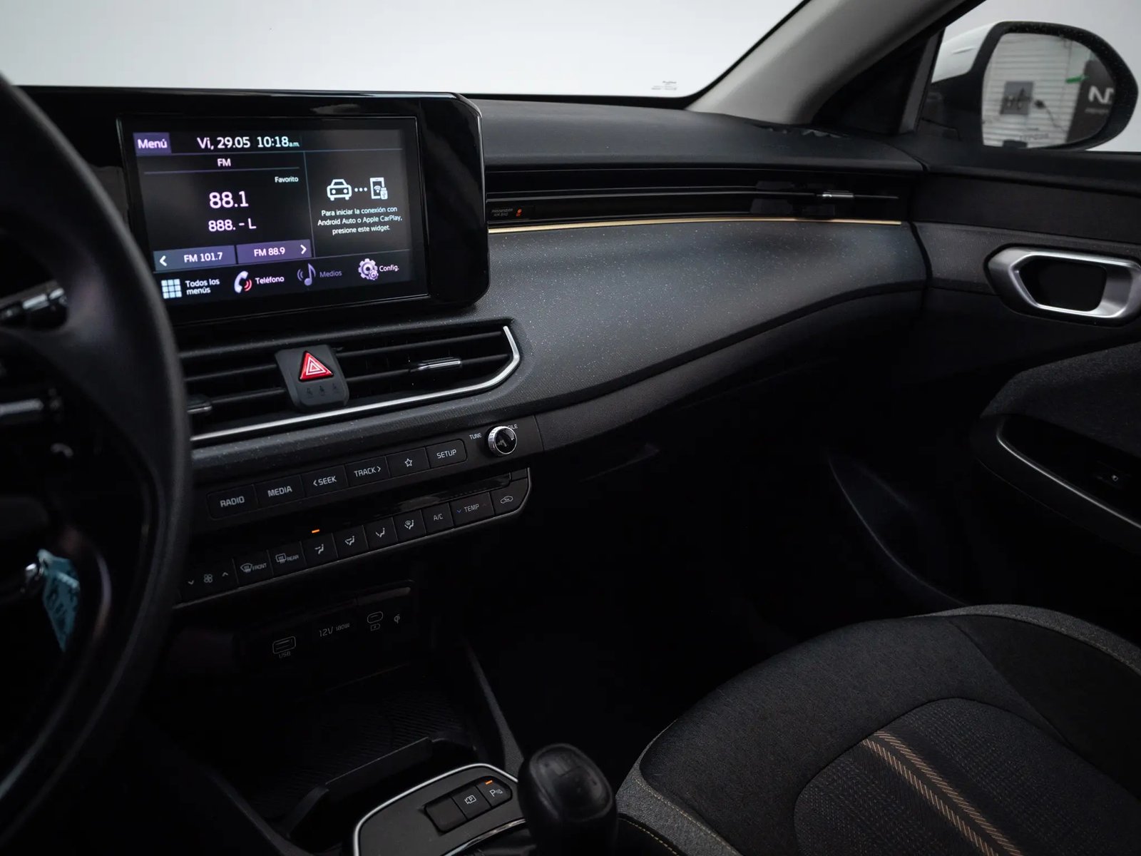 KIA K3 2025 - Imagen 16 de 18