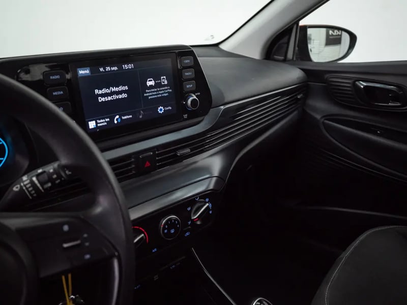 Hyundai I-20 2023 - Imagen 12 de 20