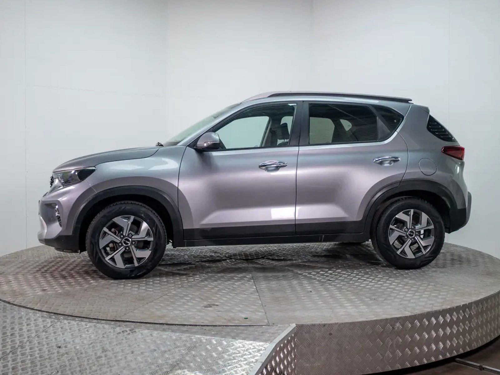Kia SONET 2022 - Foto 4 de 18