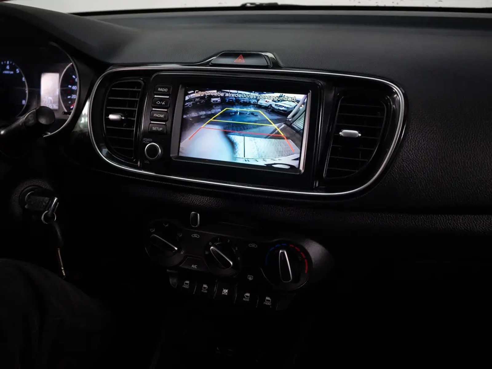 Kia SOLUTO 2022 - Imagen 19 de 20