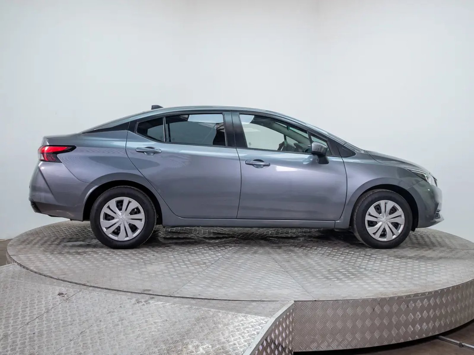 Nissan VERSA 2021 - Imagen 9 de 20