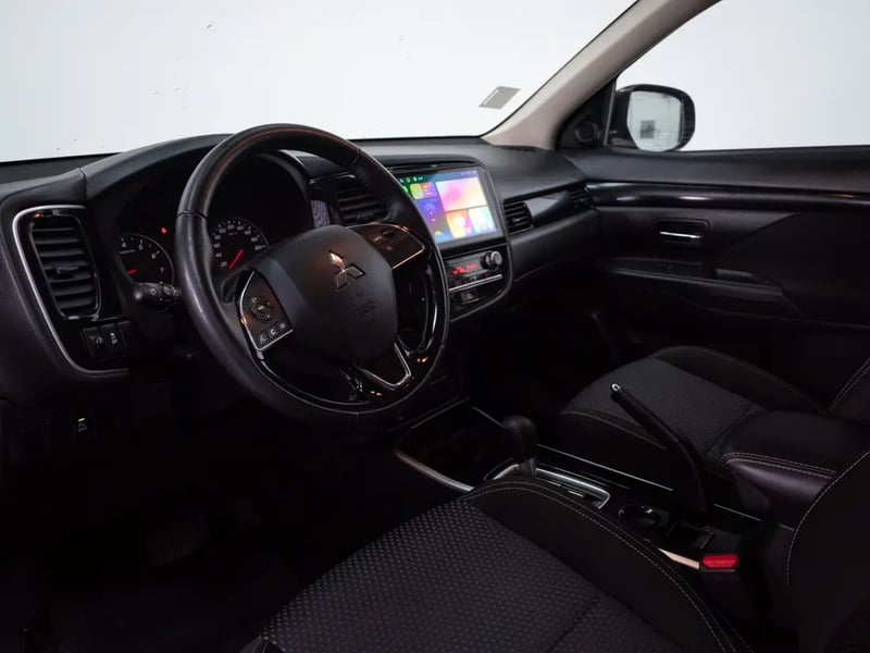Mitsubishi OUTLANDER 2023 - Imagen 11 de 20
