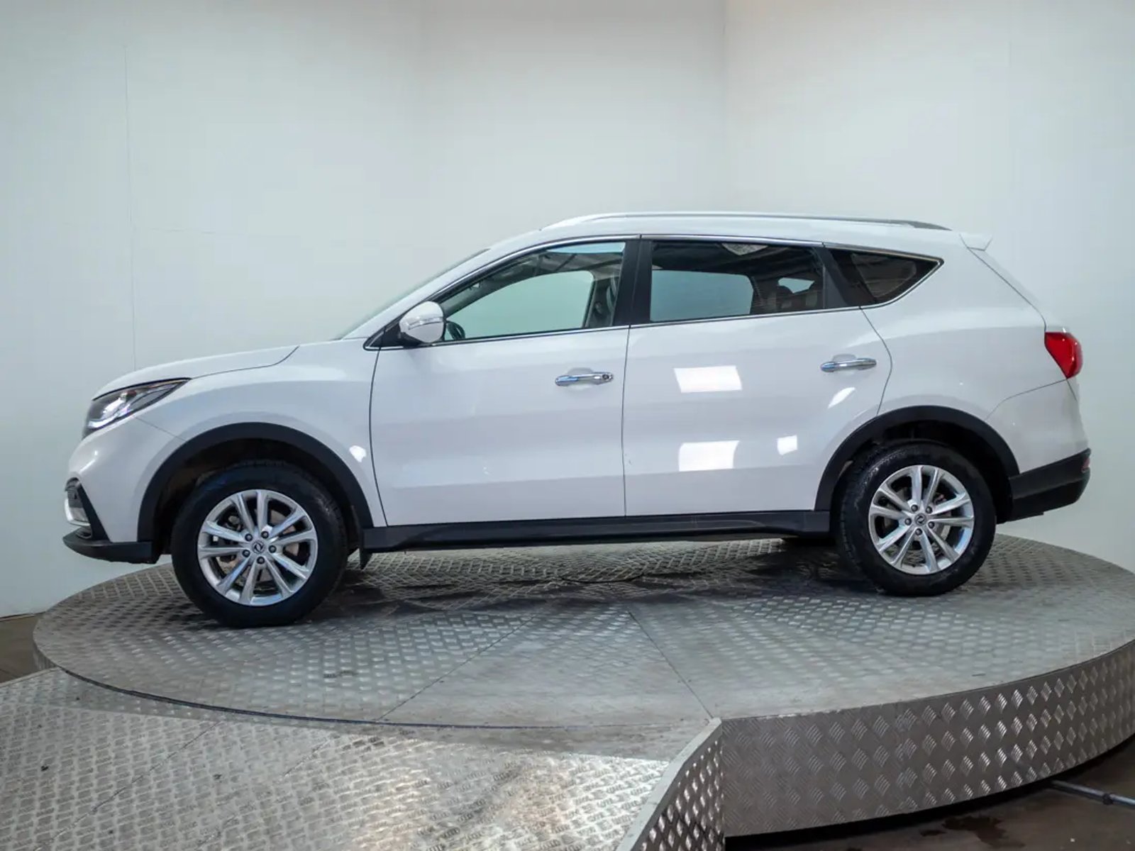 DFSK SUV 580 2024 - Imagen 4 de 20