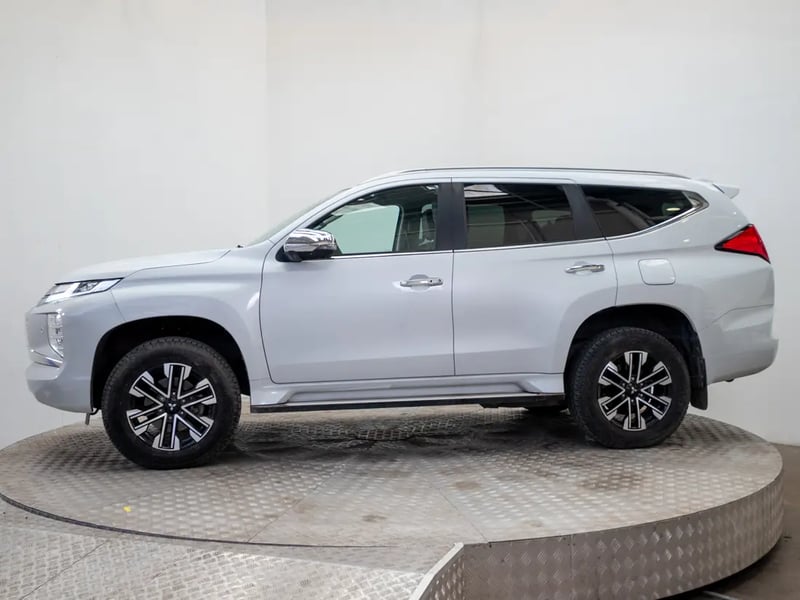 Mitsubishi MONTERO SPORT 2024 - Imagen 4 de 19