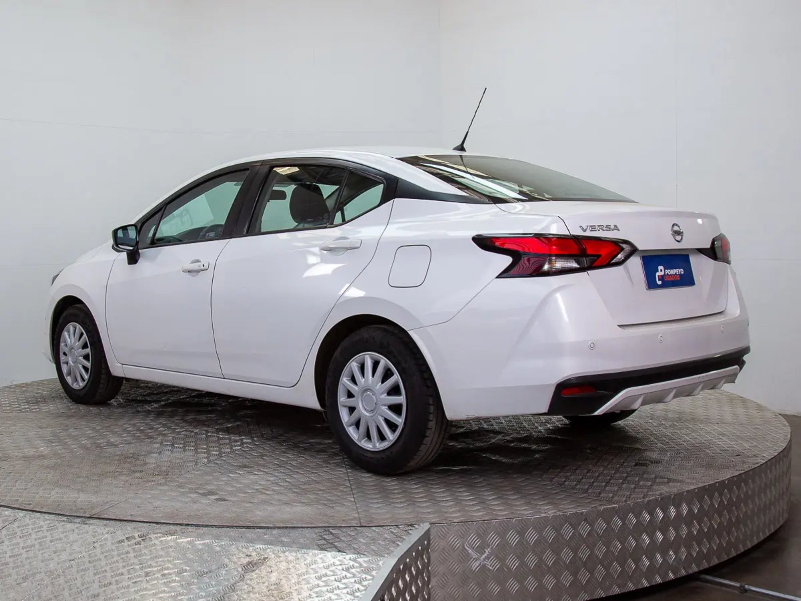 NISSAN VERSA 2023 - Imagen 6 de 17