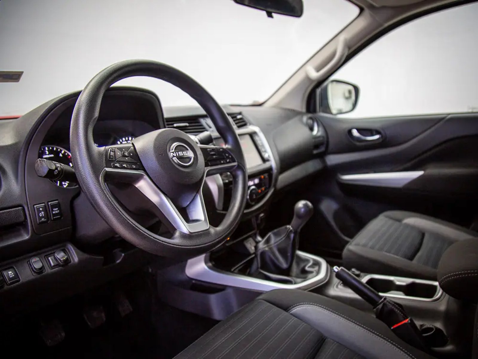 NISSAN NAVARA 2024 - Imagen 12 de 18