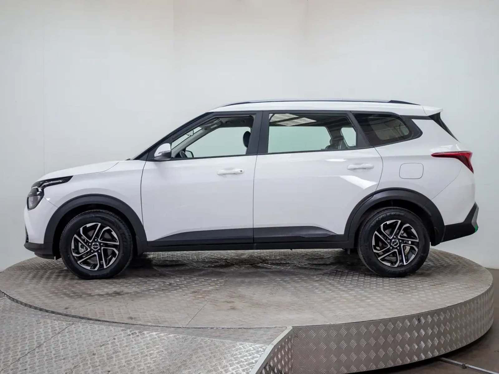 Kia CARENS 2025 - Foto 4 de 20