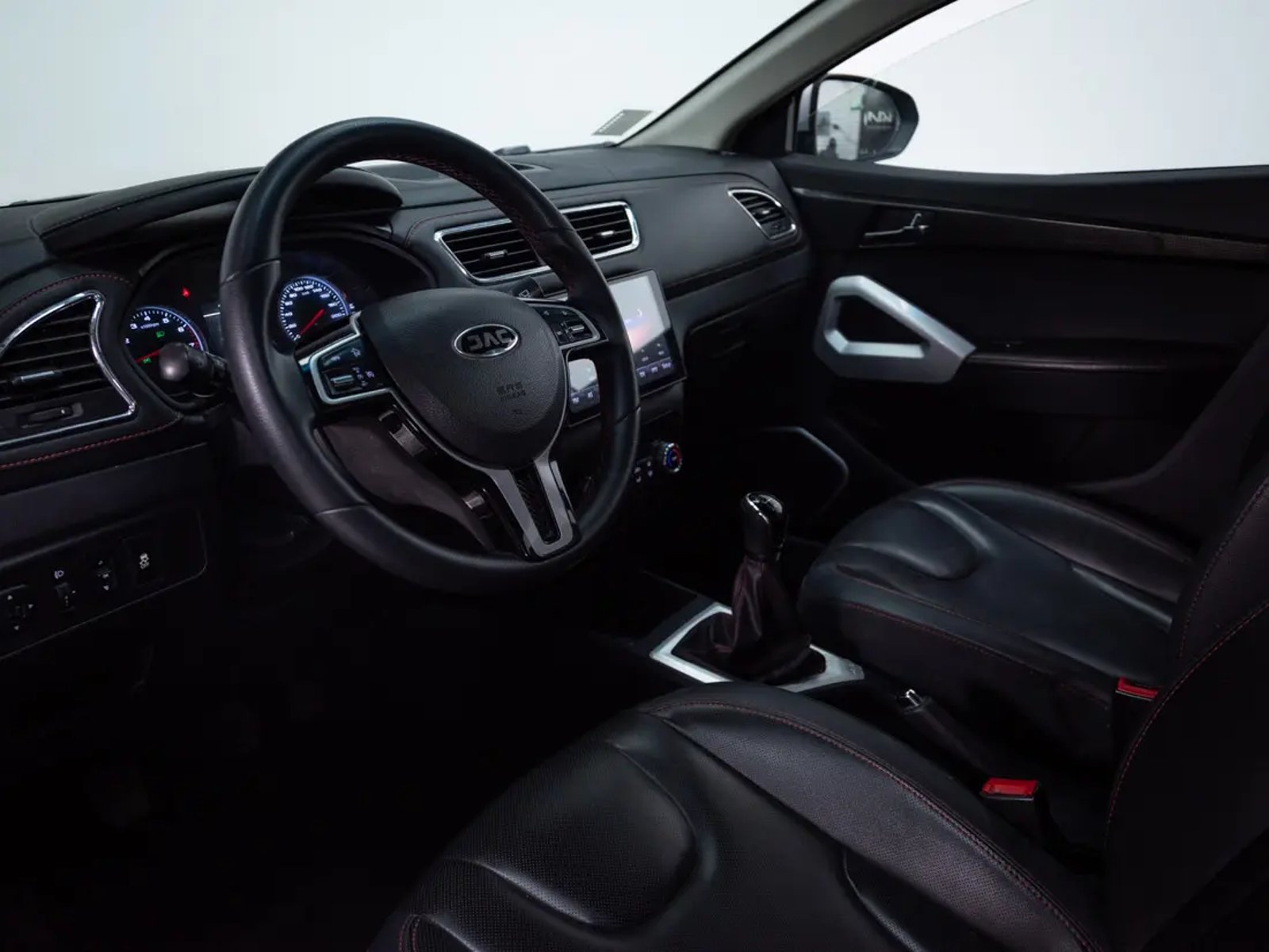 JAC S2 2023 - Imagen 14 de 17