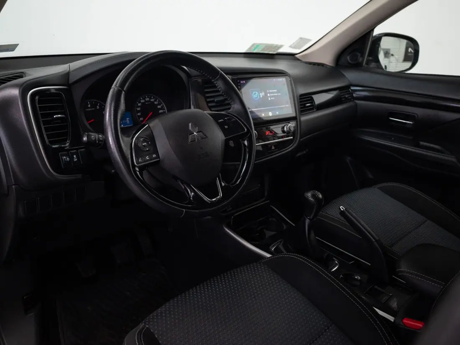 Mitsubishi OUTLANDER 2022 - Imagen 11 de 20