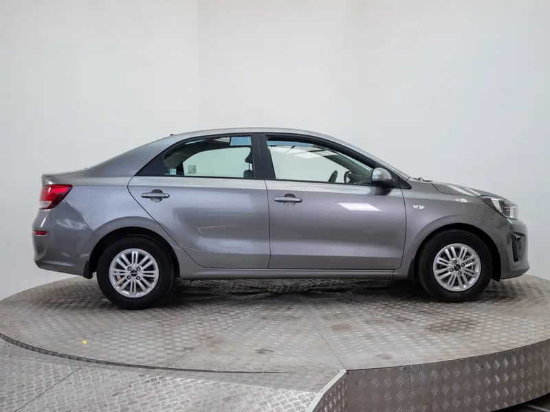 Kia SOLUTO 2024 - Imagen 8 de 20